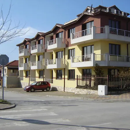 Templum Yovis Apartament *