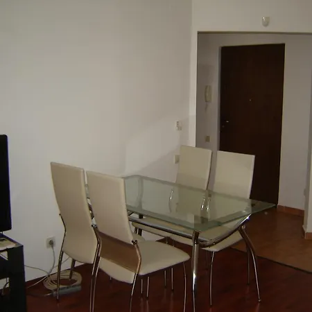 Templum Yovis Apartament *