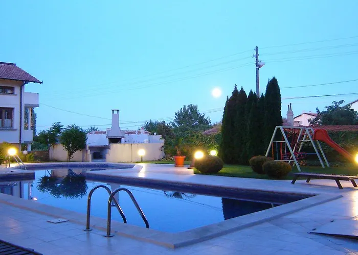 Templum Yovis Apartman