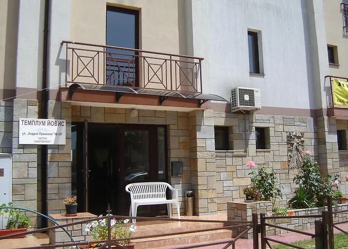 Templum Yovis Apartman *